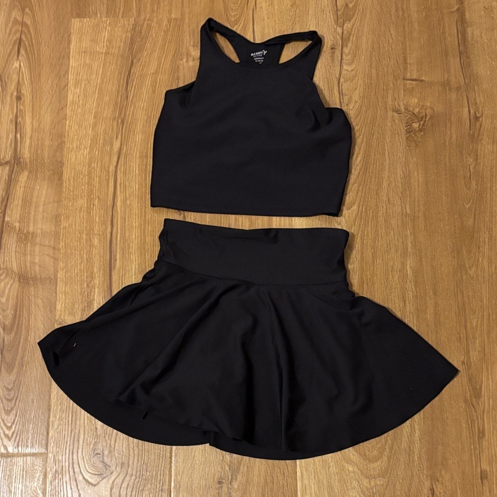A extremely cute workout matching set for a little girls